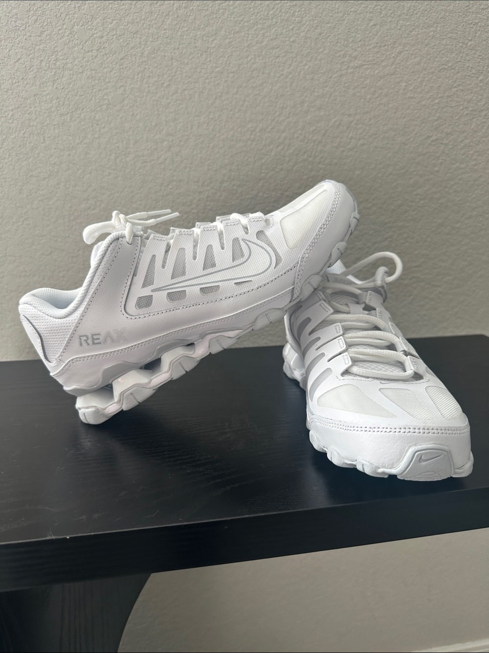 Nike Reax Women’s White Sneakers Size 8.5 Youth 7 NEW